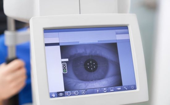 eye-diagnosis-on-eye-test-machine-with-screen-2021-08-29-21-51-42-utc (1)